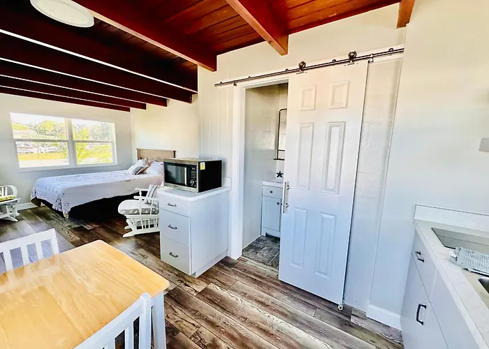 Cottage 33, Pineapple Place - Dora Canal Court - A Downtown, Waterfront Community