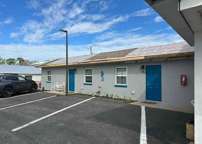 Cottage 35, Heron Hideaway - Dora Canal Court - A Downtown, Waterfront Community