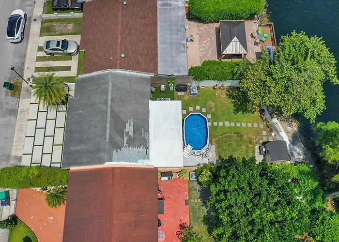 Pool & Canal-View Townhouse | Miami Oasis + Bbq