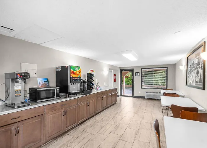 Super 8 By Wyndham Lantana West Palm Beach
