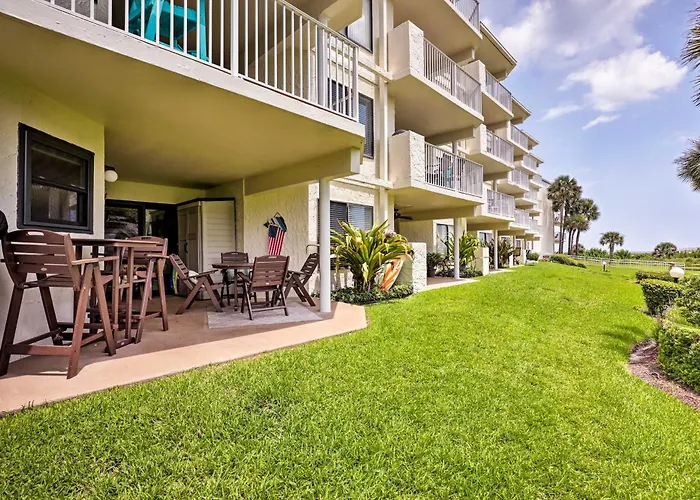 St Augustine Beach Condo W/ Patio & Pool Access!