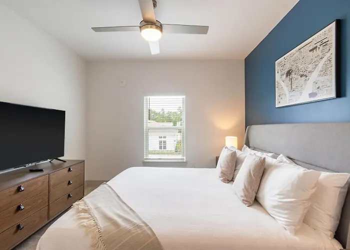Landing Modern 1Bd Pool Yoga Studio