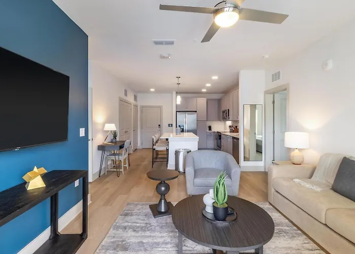 Landing Modern 1Bd Pool Yoga Studio