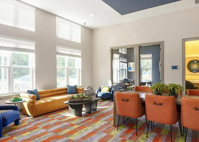 Landing Modern 1Bd Pool Yoga Studio