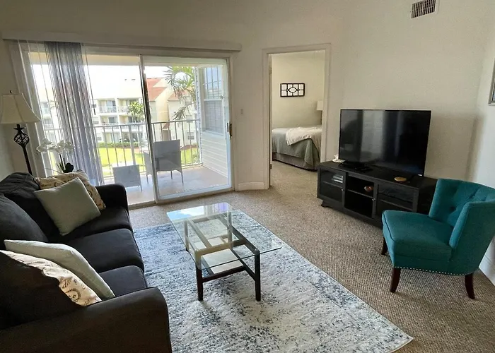 Relaxing Condo With Heated Pool