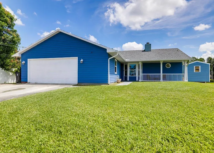 6 Mi To St Lucie River: Family Home W/ Patio!