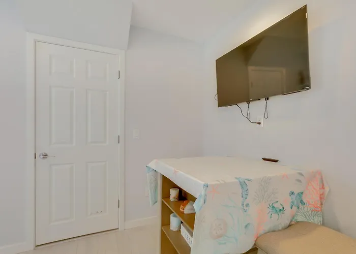 6 Mi To Dtwn: Sarasota Apt W/ Patio & Fire Pit