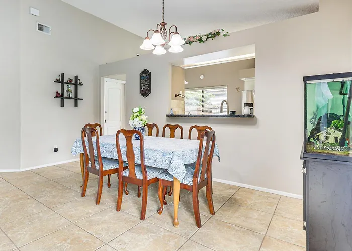 Swim, Golf & Relax: Lovely Home In Lake Mary