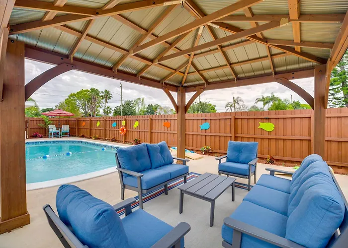 Lanai, Grill & Outdoor Pool: Melbourne Duplex!