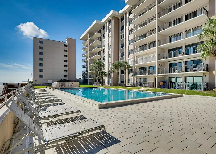 Beachfront Condo W/ Pool Access In Ponce Inlet