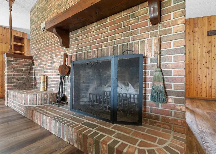 Astor Manor At Rivers Edge