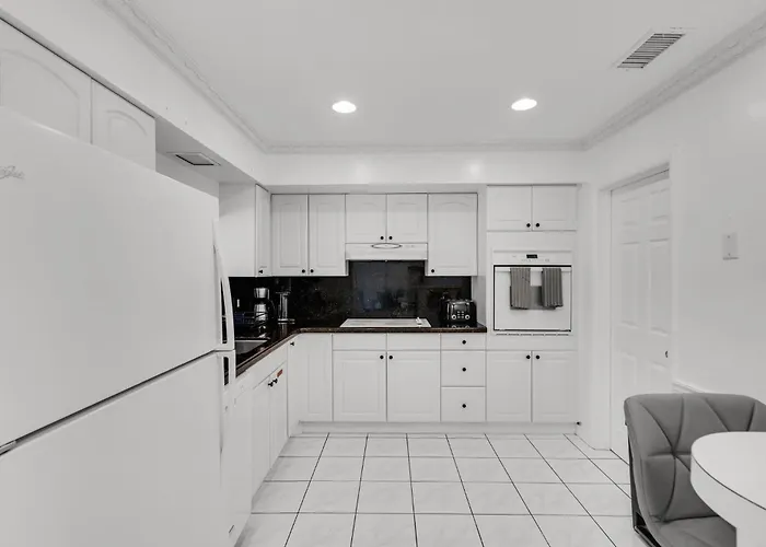 Stunning 4Br Oasis With Pool, 14 Minutes To The Ocean