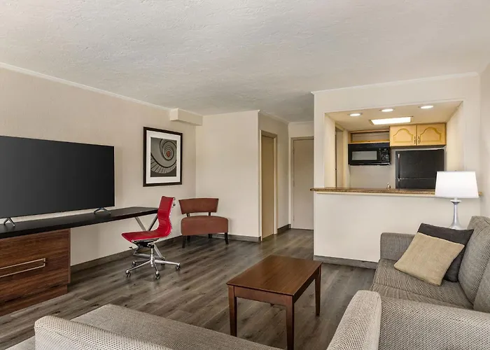 Ramada By Wyndham Sarasota Waterfront