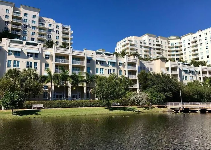 Luxury Near The Beach! Beach Pass Included!