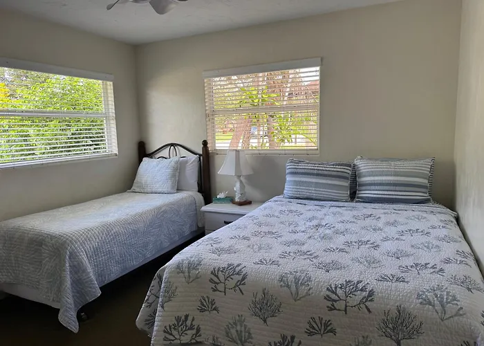 Tropical Villas Of Venice Beach