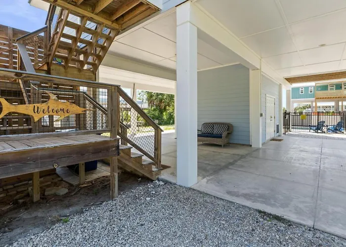 Fruitcakes- Private Pool- Hot Tub- Pet Friendly