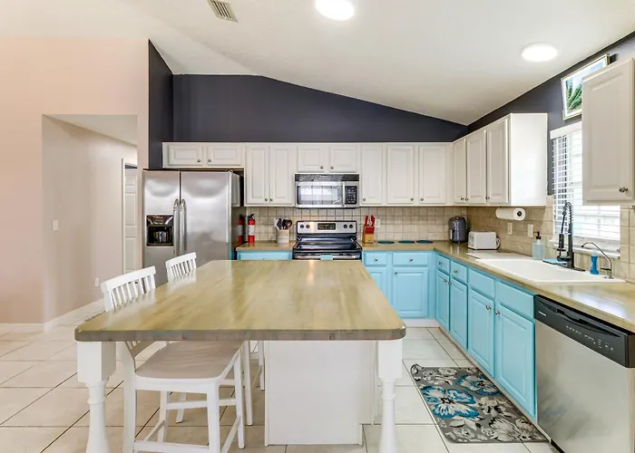 Family Getaway W/ Backyard Oasis In Vero Beach!