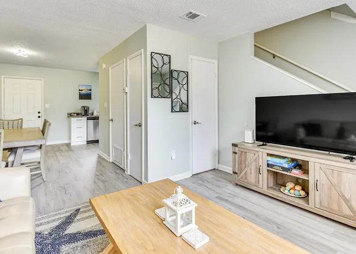 2 Mi To State Park: Dog-Friendly Niceville Home