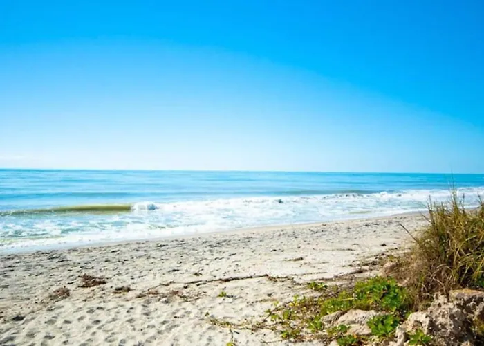 On Island! Private Pool Home-Walk To Great Beach!