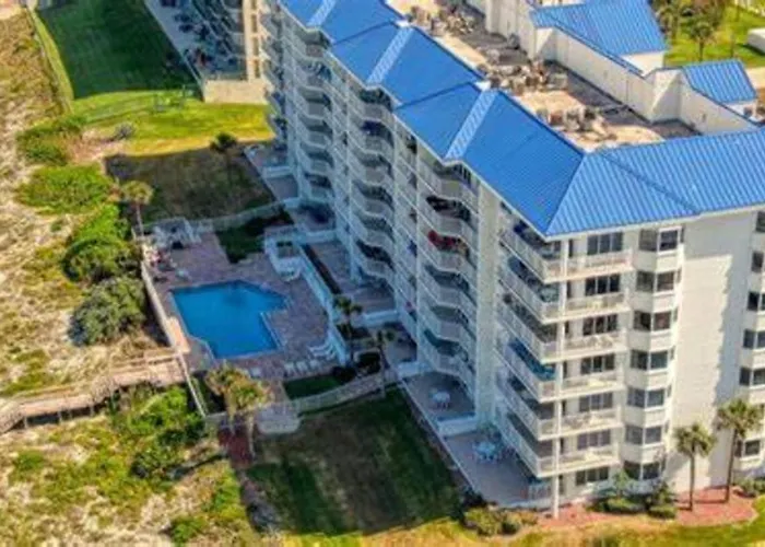 Serene 2Br Oceanfront Condo With Balcony, Florida