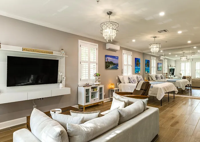 Pet-Friendly Studio: 6 Mi To Jupiter Beach Park!