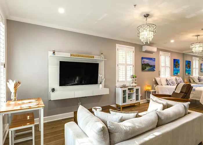 Pet-Friendly Studio: 6 Mi To Jupiter Beach Park!