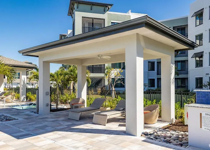 Landing Apartments - Gateway Commons
