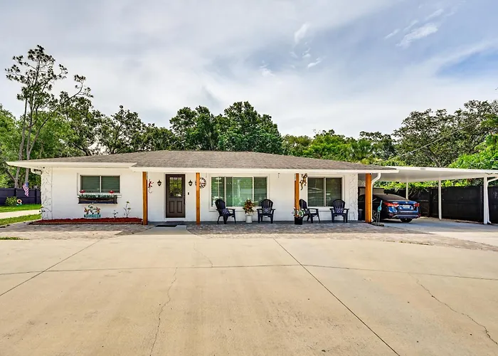 Breezy Lutz Home W/ Patio: Perfect For Long Stays
