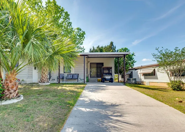 Golf & Pool Access: Home W/ Yard In Lady Lake