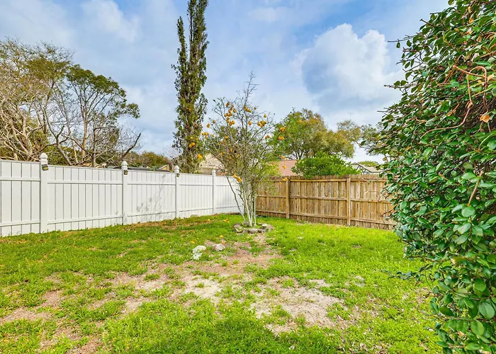 Swim, Golf & Relax: Lovely Home In Lake Mary