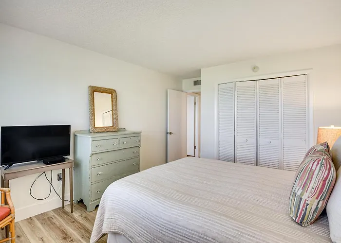 Beachfront Condo W/ Pool Access In Ponce Inlet