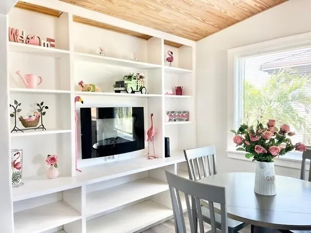 Flamingo Cottage 2 Bedroom