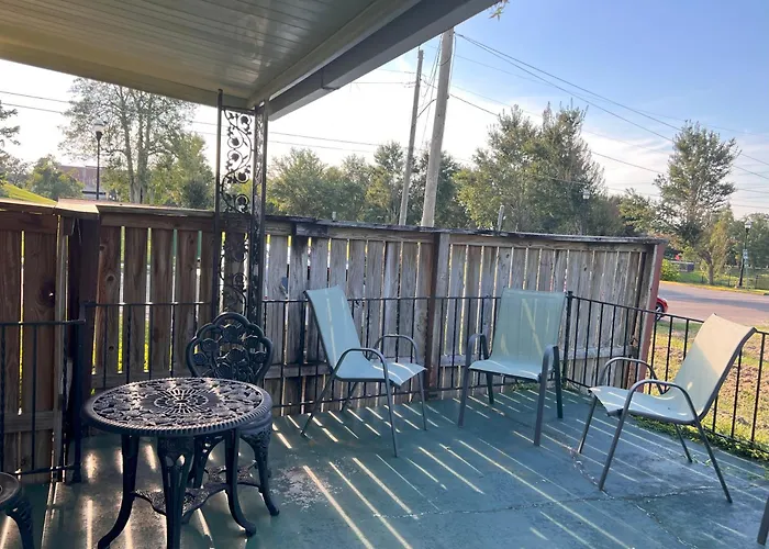 Private Guest Room 5 Min And Less From Famu, Fsu, Downtown- Thedollhouse