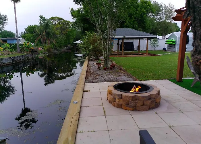Villa Varona Resort, Heated Pool, Ping-Pong, Pool Table, Fire Pit And Pergola