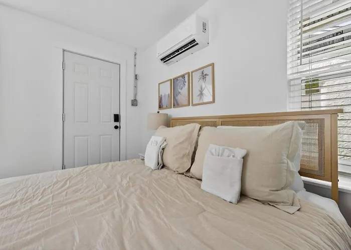 Unit 11 Simple Affordable Studio Minutes From Nas