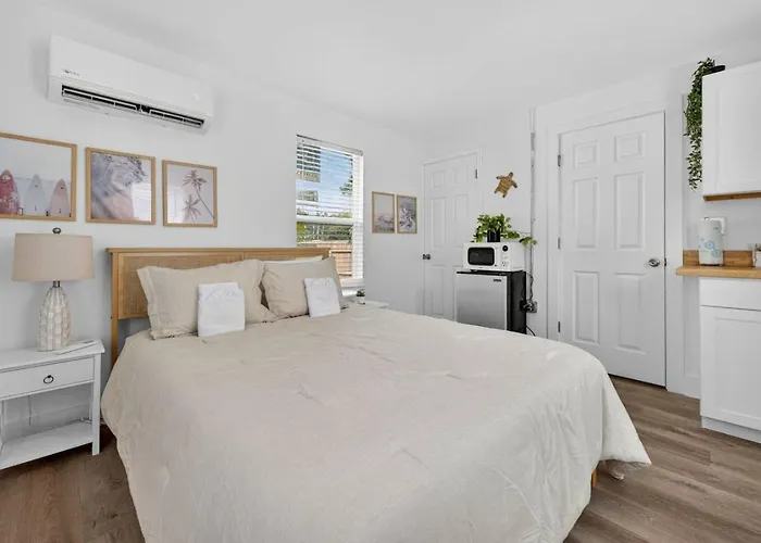 Unit 11 Simple Affordable Studio Minutes From Nas