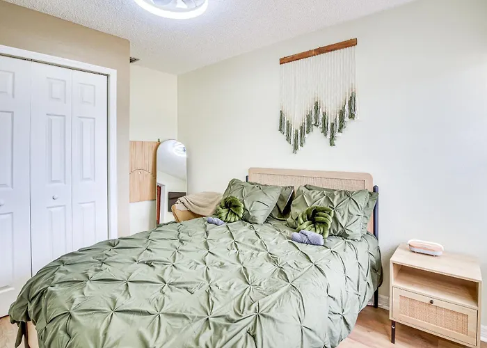 6 Mi To Gemini Springs Park: Chic Home W/ Pool!