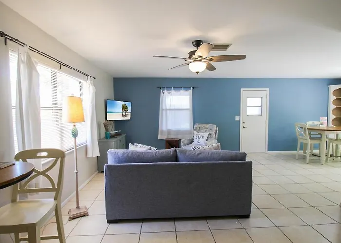 Charming Home Near Manasota Key Beach