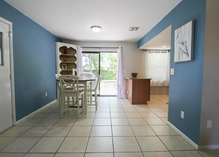 Charming Home Near Manasota Key Beach