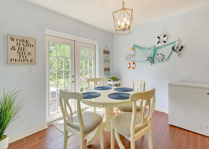 Destin Villa W/ Patio ~ 2 Mi To Miramar Beach!