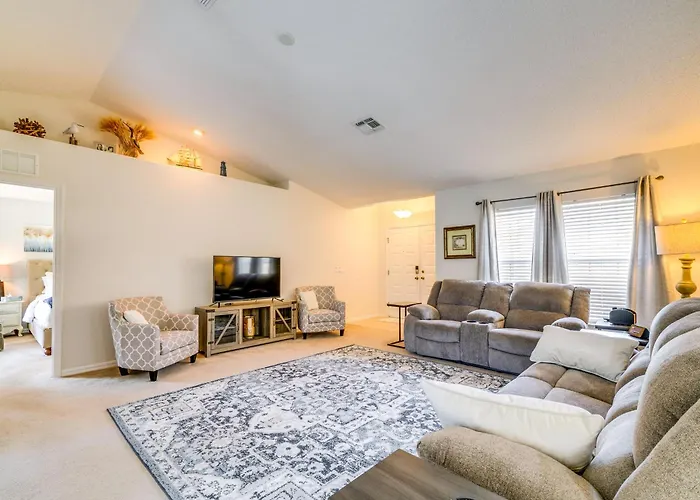 Family-Friendly Spring Hill Vacation Home W/ Lanai