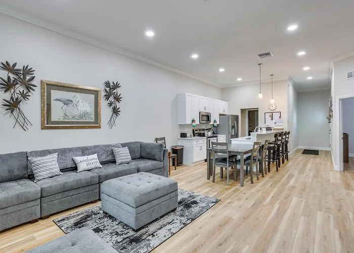 Sebring Retreat W/ Direct Golf Course Access!