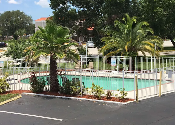 Days Inn By Wyndham Bradenton I-75