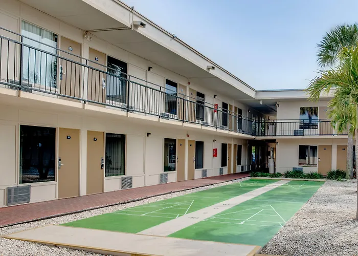 Days Inn By Wyndham St. Petersburg / Tampa Bay Area