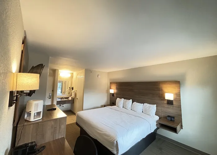 Baymont By Wyndham Lake Park Valdosta I75