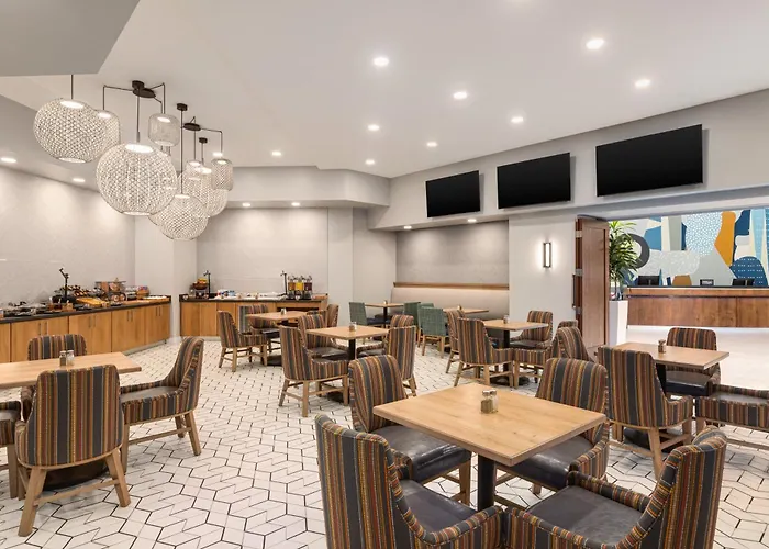 Doubletree By Hilton Fort Myers At Bell Tower Shops