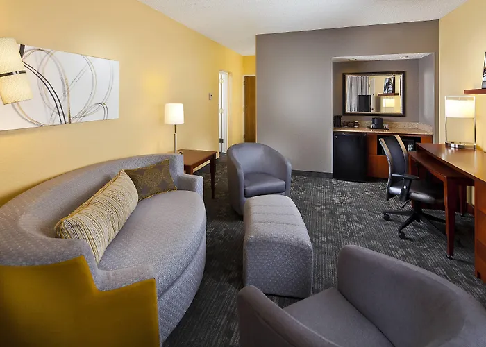 Courtyard Miami Airport West Doral