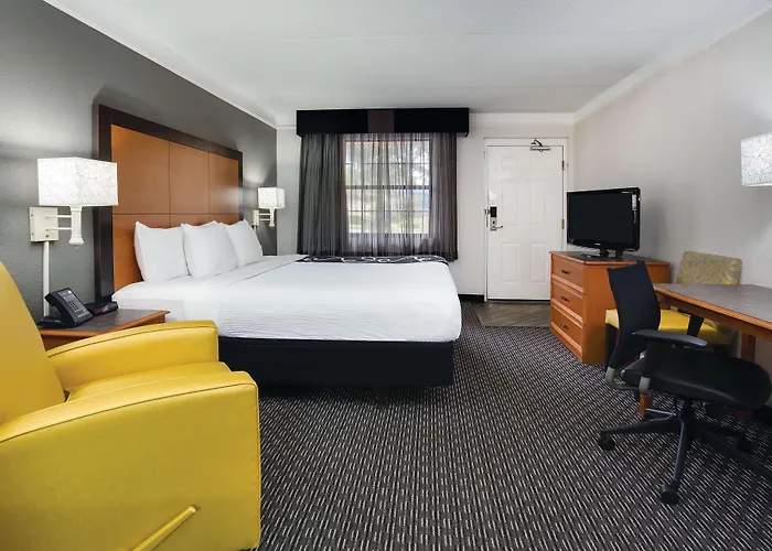 Days Inn By Wyndham Gainesville Florida