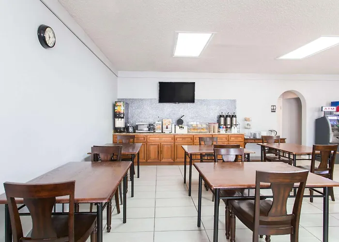 Knights Inn - Plant City