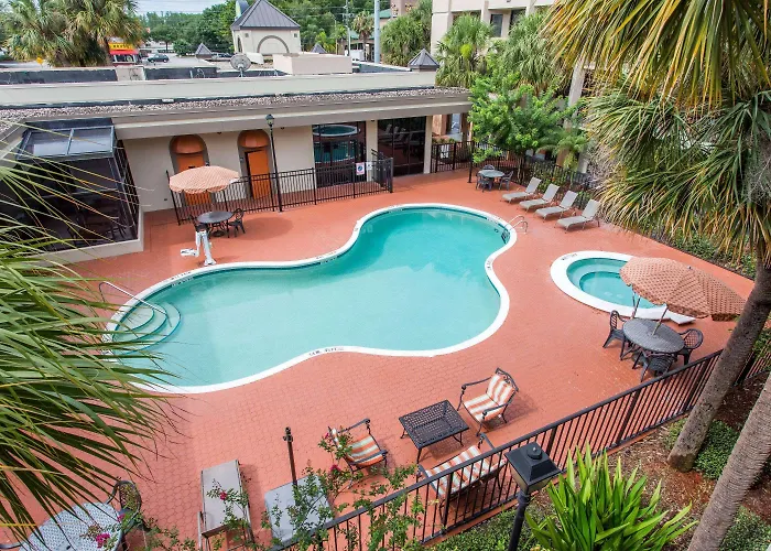 Days Inn & Suites By Wyndham Orlando Airport